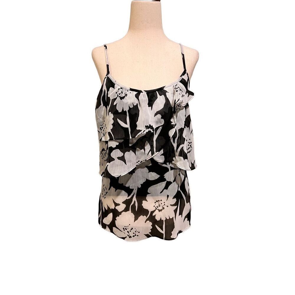 New York & Co top women’s XS Black & white casual floral ruffle sleeveless